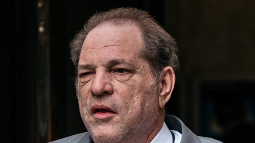 Harvey Weinstein arrestado en prisión con leche fallida
