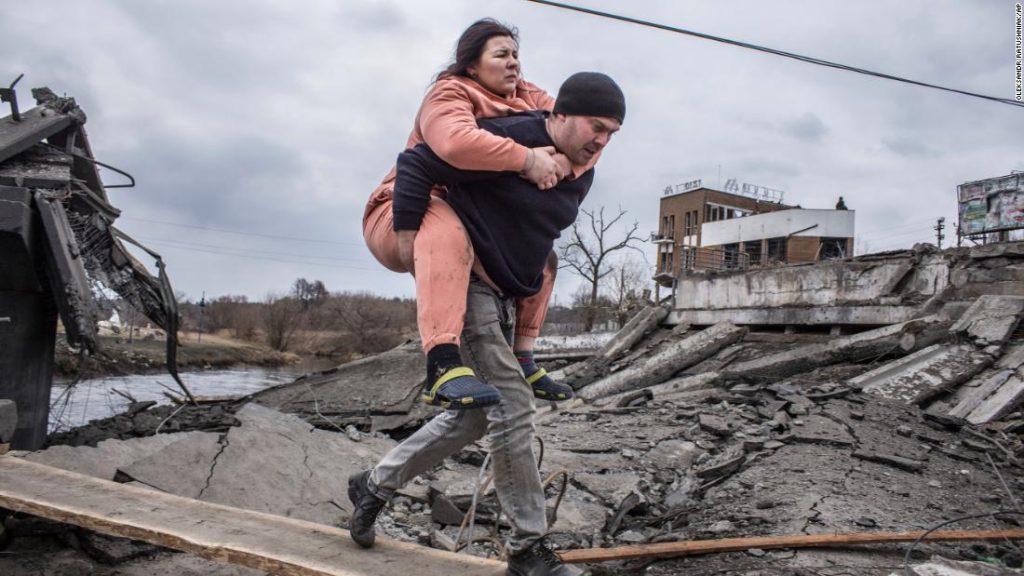 Ucrania critica la oferta de Moscú de evacuar civiles a Rusia y Bielorrusia como 'inmoral'