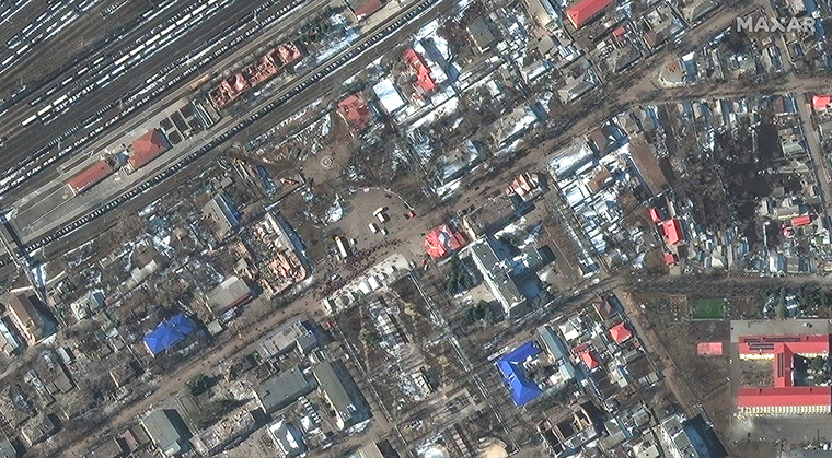 Edificios destruidos vistos en Volnovaka, Ucrania.