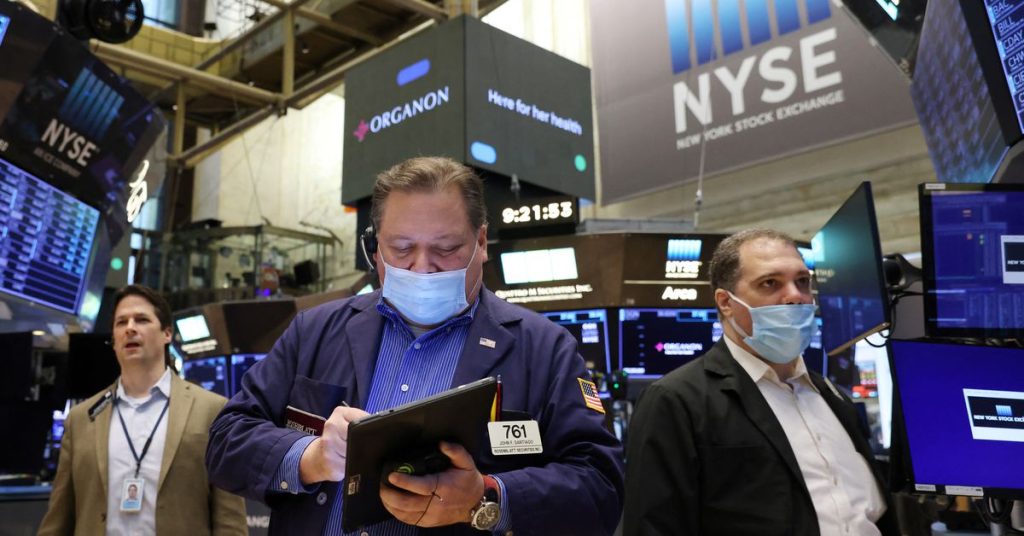 Wall Street cae a medida que aumentan los precios del petróleo, Nasdaq confirma mercado bajista