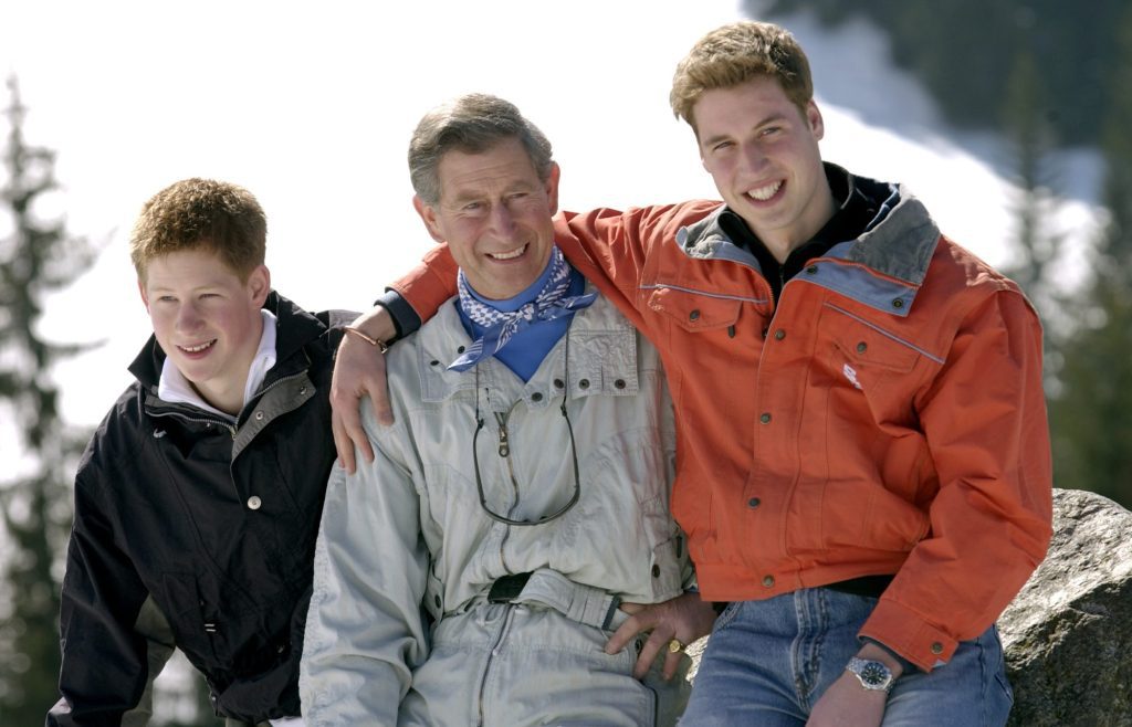 Antes de cruzar el estanque, Harry compartió una relación cercana con el hermano William y el padre Charles.