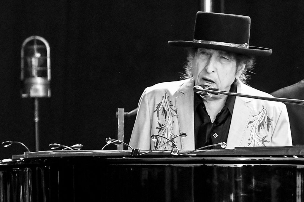 Bob Dylan habla de la muerte de Robbie Robertson, su 'amigo de toda la vida' - Deadline