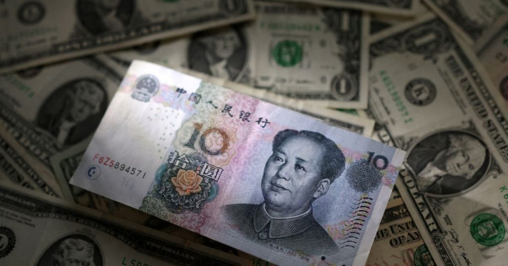 EXCLUSIVO: Los bancos estatales chinos presenciaron ventas de dólar a yuan en Londres y Nueva York en cuestión de horas