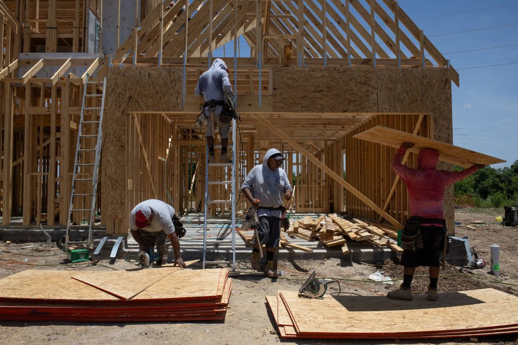 El sentimiento de los constructores de viviendas se volvió negativo por primera vez en 7 meses