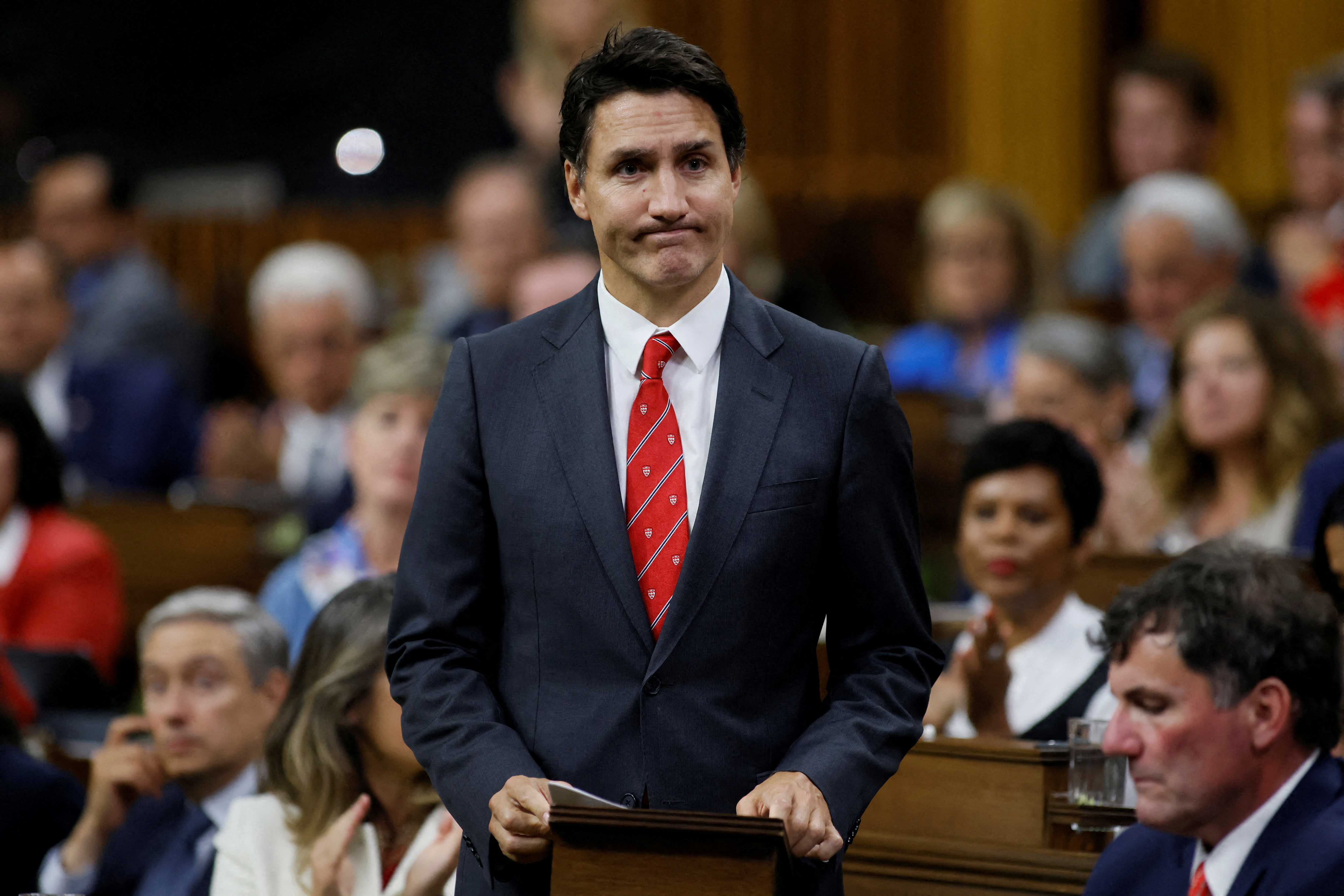 El primer ministro canadiense, Justin Trudeau, hace una declaración en la Cámara de los Comunes en la Colina del Parlamento en Ottawa.