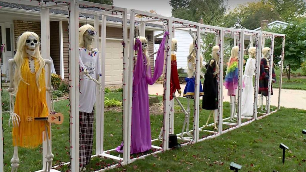 Fan crea exhibición inspirada en Taylor Swift para Halloween