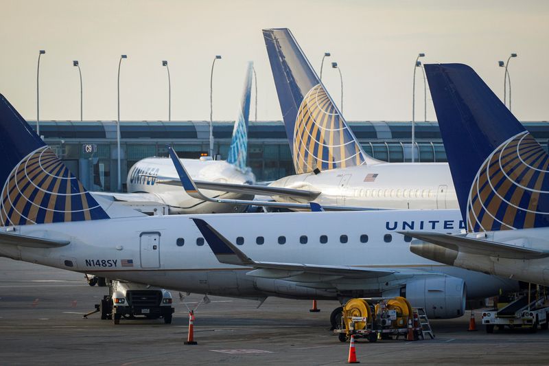 La mayor supervisión de United por parte de la FAA podría retrasar los proyectos de la aerolínea