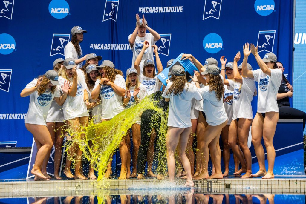 ¡Cuatro turbas!  Las mujeres de la UVA ganan el cuarto campeonato consecutivo de la División I de la NCAA