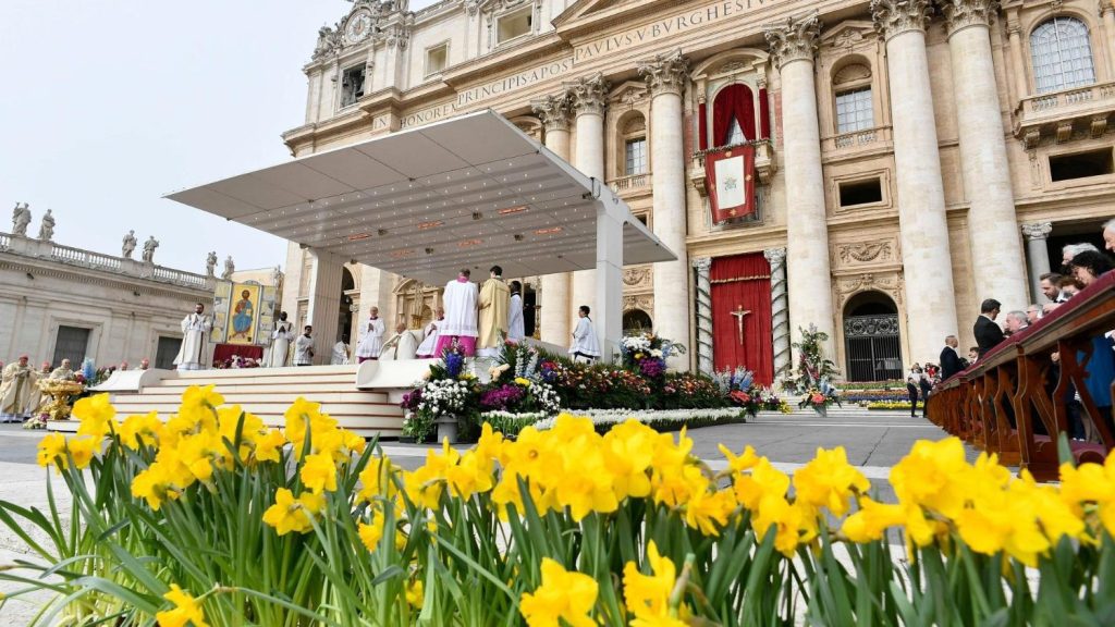 El Papa Francisco preside la Misa de Pascua