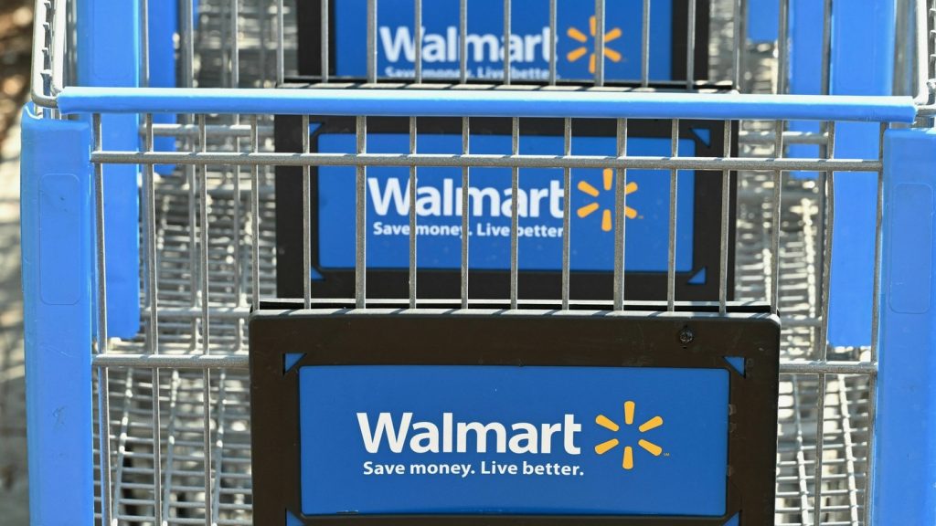 Los compradores de comestibles de Walmart podrían obtener efectivo de un acuerdo de 45 millones de dólares: NPR