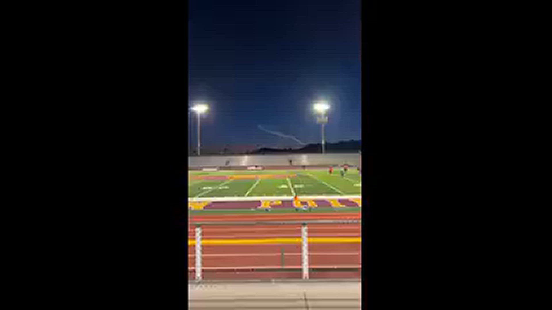 El lanzamiento de SapceX visto desde la escuela secundaria Mountain Pointe en Phoenix.  Crédito: Lindsay Waldrop