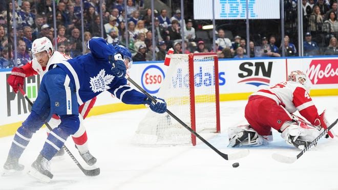 El gol de Dylan Larkin en tiempo extra eleva a los Detroit Red Wings sobre los Maple Leafs, 5-4