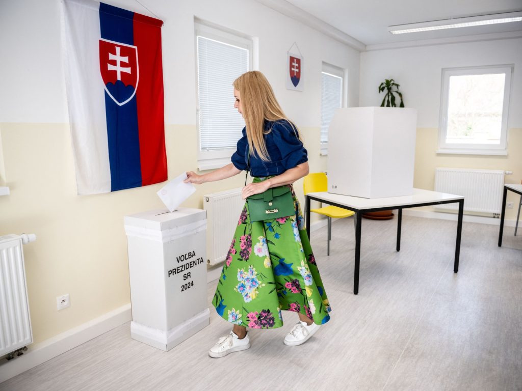 Eslovaquia elige nuevo presidente en medio de divisiones por la guerra en Ucrania  noticias electorales