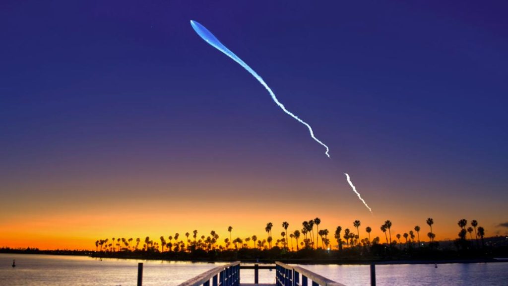 Lanzamiento del cohete SpaceX Falcon 9 en el sur de California
