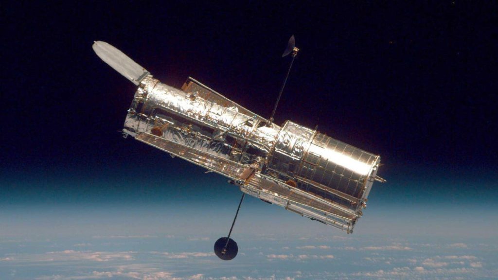 El antiguo telescopio espacial Hubble vuelve a la vida tras un mal funcionamiento