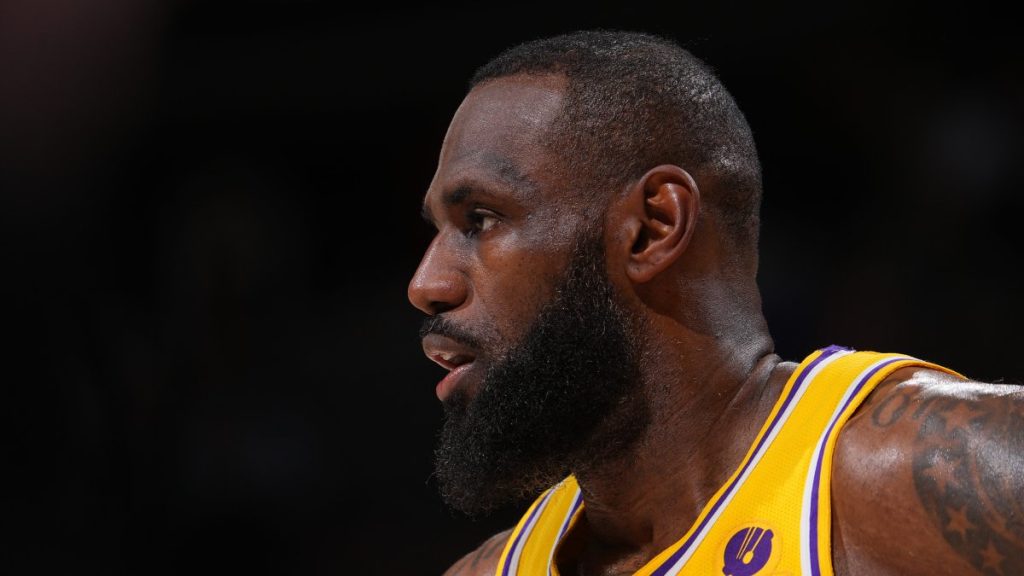 LeBron James aborda el futuro de la NBA y los Lakers en las redes sociales - NBC Los Angeles