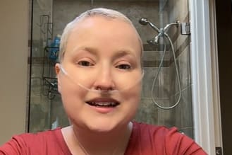 TikToker que documentó su viaje con sarcoma metastásico murió a la edad de 31 años y publica el video final que dice "Estoy muerto"